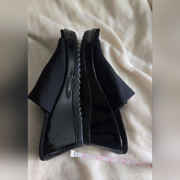 Anne Klein black wedge sandals size 9 - Picture 8 of 9